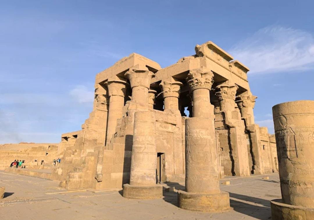 الأدوات الطبية المصورة في معبد كوم أمبو : تحفة مزدوجة ونقطة مضيئة في ...