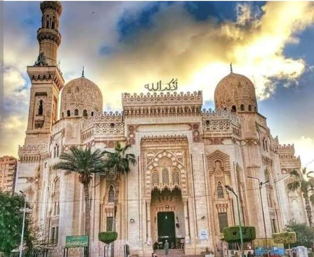 ميدان المساجد بمدينة الاسكندرية 1 صورة واتساب بتاريخ 1447 03 27 في 10.53.00 de7ebf9e